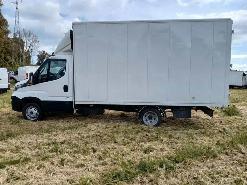 Iveco Daily 35C14 2.3 HPT PC-RG Cabinato 08/2017-photo-1