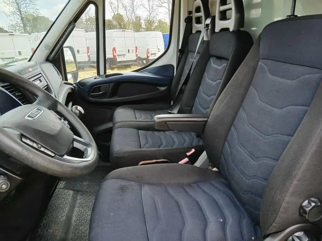 Iveco Daily 35C14 2.3 HPT PC-RG Cabinato 08/2017-photo-10
