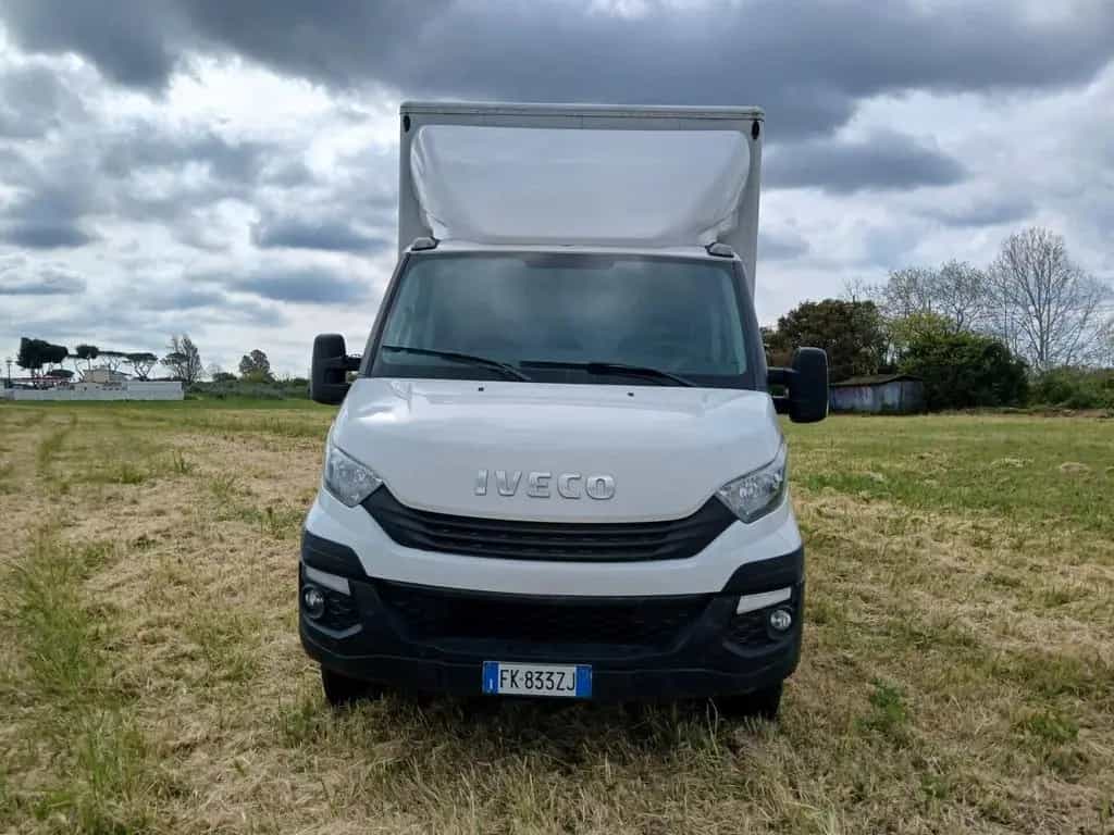 Iveco Daily 35C14 2.3 HPT PC-RG Cabinato 08/2017-photo-2