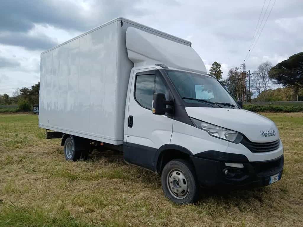 Iveco Daily 35C14 2.3 HPT PC-RG Cabinato 08/2017-photo-3