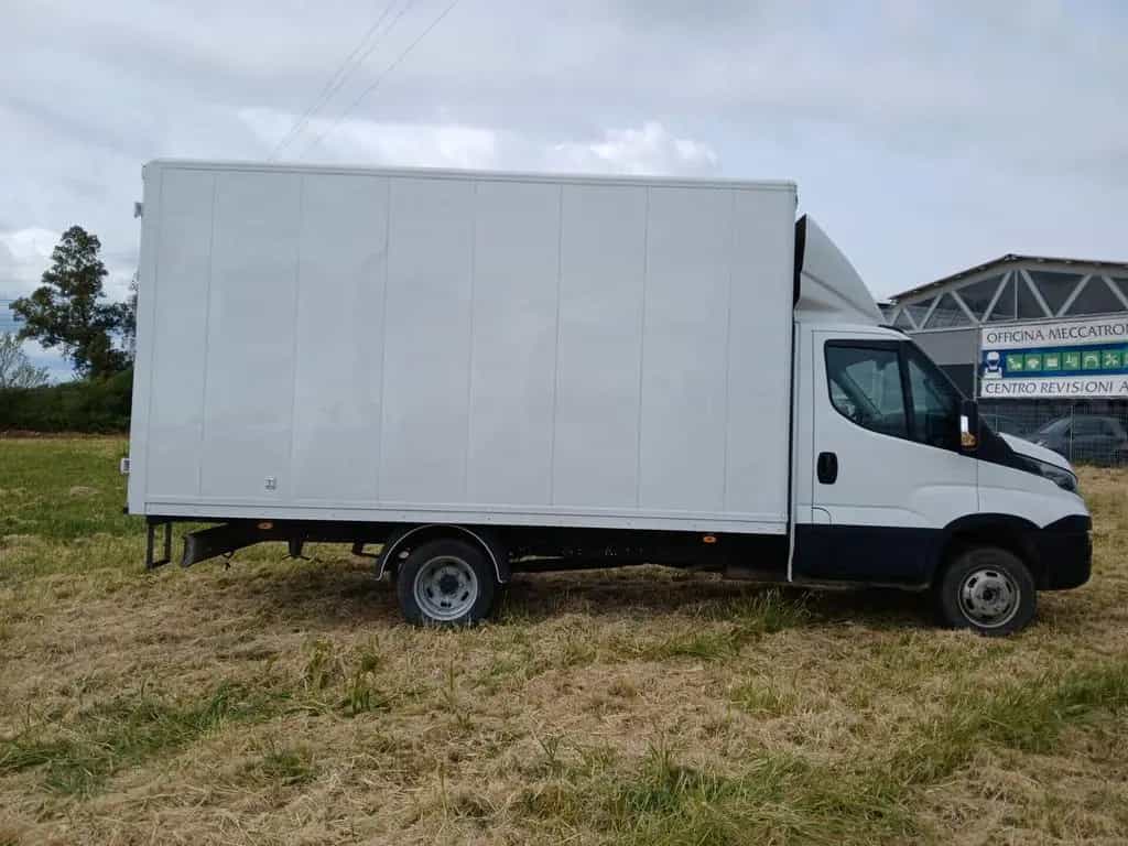 Iveco Daily 35C14 2.3 HPT PC-RG Cabinato 08/2017-photo-4
