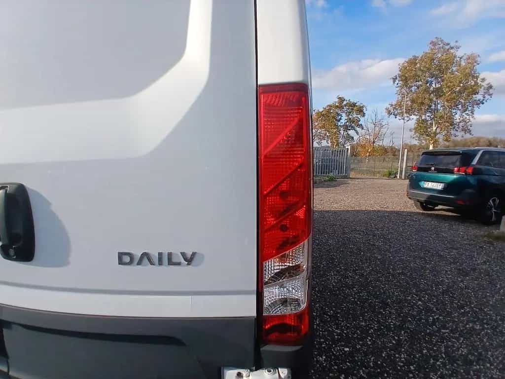 Iveco Daily 35 H2 2.3 TM PN Cabinato 04/2021-photo-11
