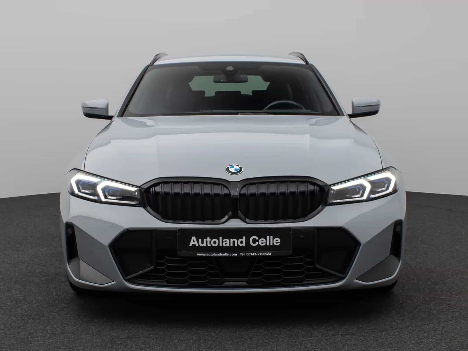 BMW 3 Series 320 d Touring LCI *HUD*LED*PDC*NAVI*AHK* 03/2023-photo-1