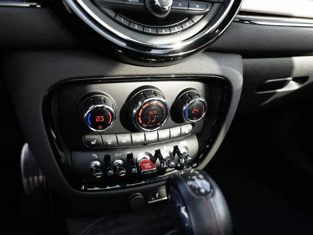 MINI John Cooper Works Clubman Clubman John Cooper Works ALL4 PANO HUD LED ACC 10/2018-photo-17
