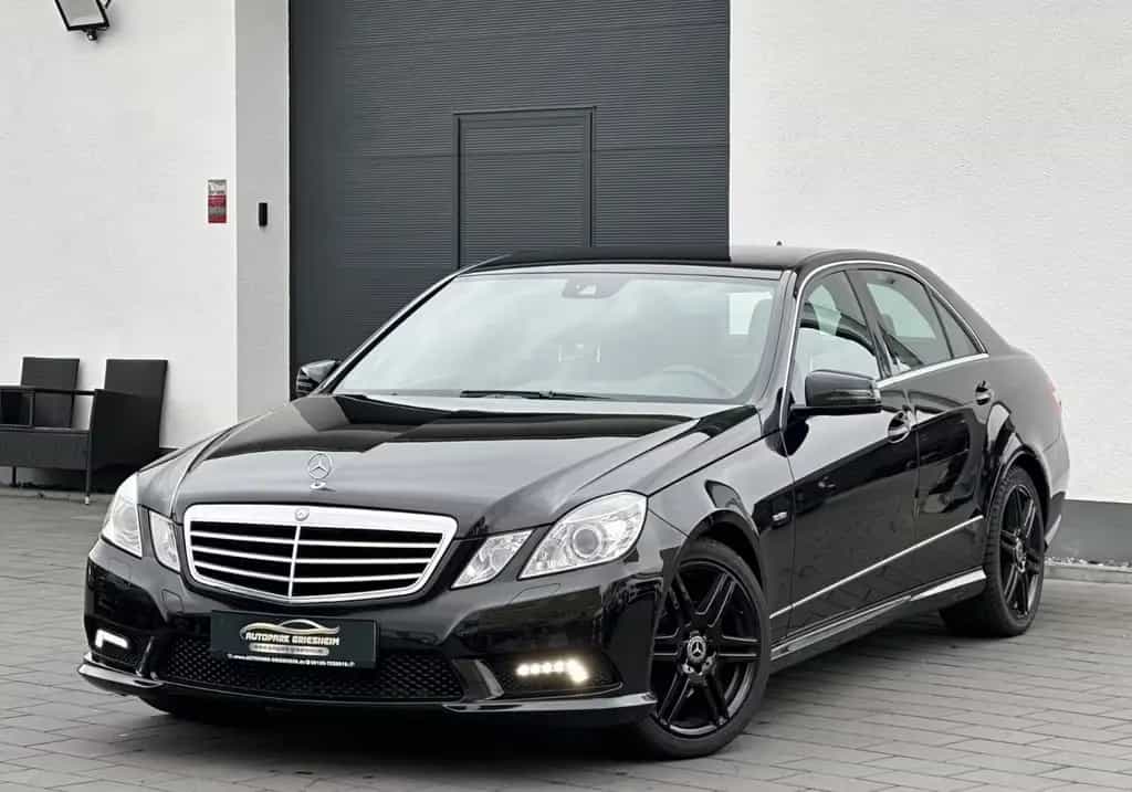 Mercedes-Benz E 250 *AMG-LINE*COMAND*BlueE*SHZ*PDC*XENON* 09/2011-photo-0