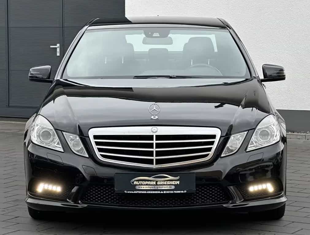 Mercedes-Benz E 250 *AMG-LINE*COMAND*BlueE*SHZ*PDC*XENON* 09/2011-photo-1