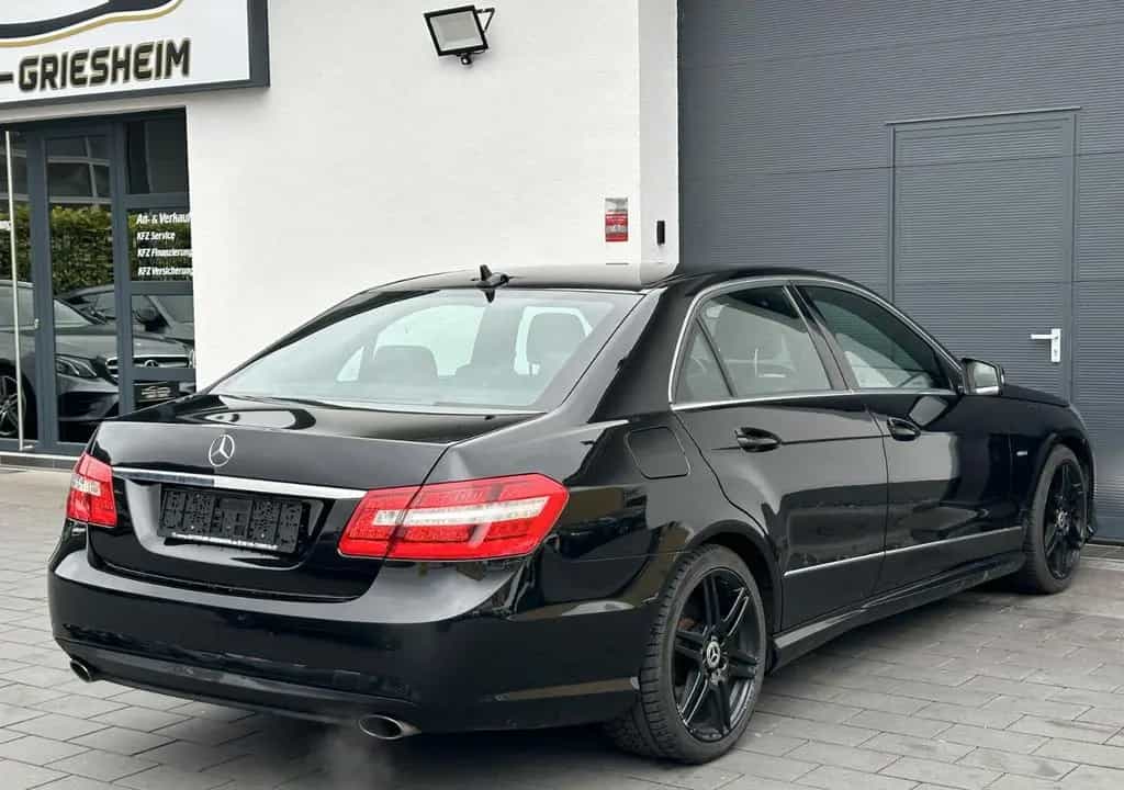Mercedes-Benz E 250 *AMG-LINE*COMAND*BlueE*SHZ*PDC*XENON* 09/2011-photo-14