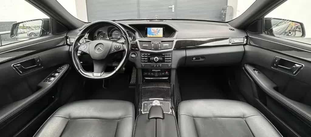 Mercedes-Benz E 250 *AMG-LINE*COMAND*BlueE*SHZ*PDC*XENON* 09/2011-photo-2