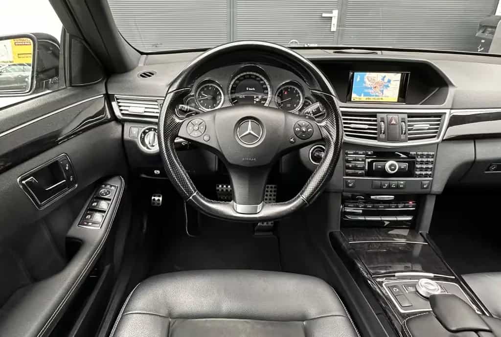 Mercedes-Benz E 250 *AMG-LINE*COMAND*BlueE*SHZ*PDC*XENON* 09/2011-photo-9