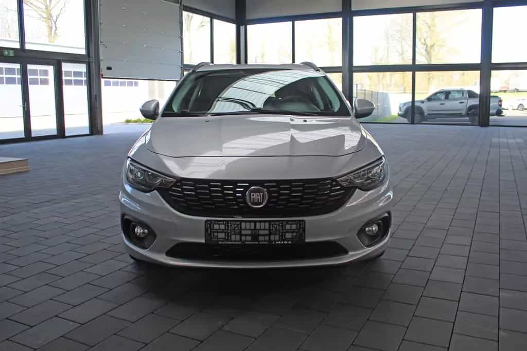 Fiat Tipo 1.4 T-Jet Lounge(Sitzheizung,Navi, ACC,AHK) 12/2021-photo-1