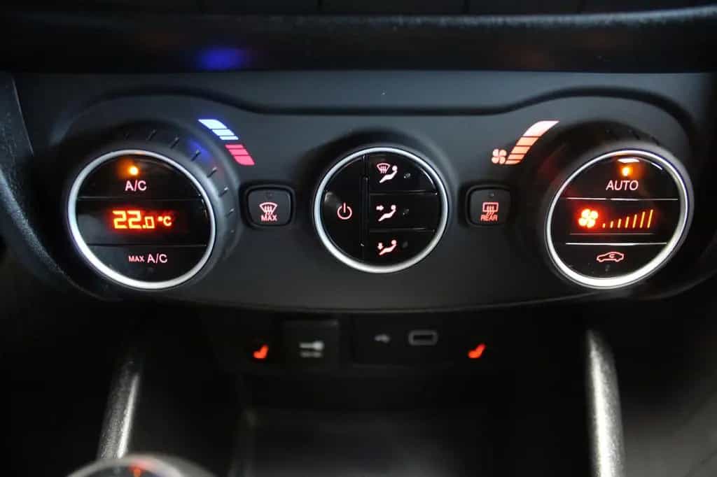 Fiat Tipo 1.4 T-Jet Lounge(Sitzheizung,Navi, ACC,AHK) 12/2021-photo-15