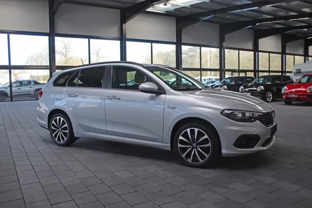 Fiat Tipo 1.4 T-Jet Lounge(Sitzheizung,Navi, ACC,AHK) 12/2021-photo-5
