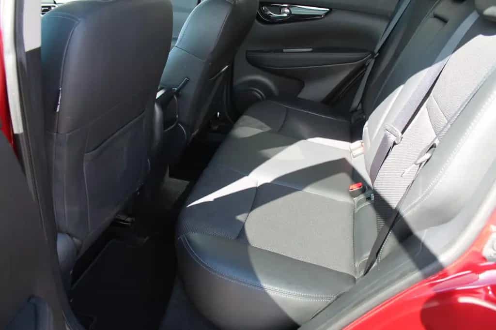Nissan Qashqai Tekna + Anhängerzug 07/2016-photo-12