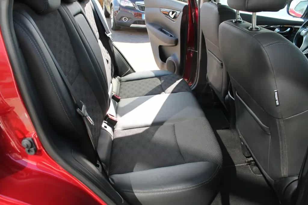 Nissan Qashqai Tekna + Anhängerzug 07/2016-photo-13