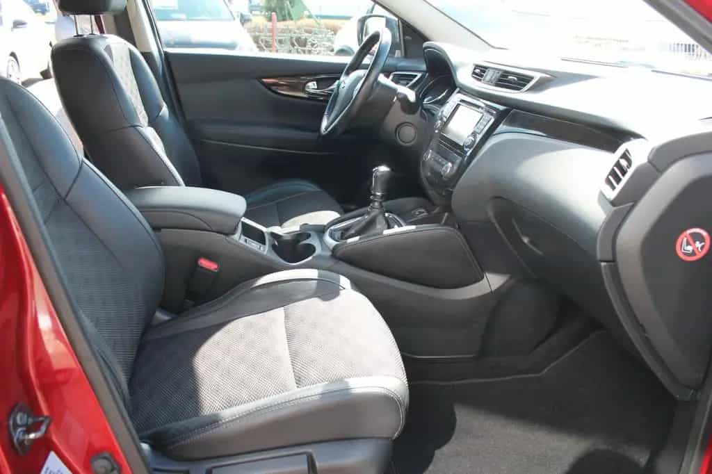 Nissan Qashqai Tekna + Anhängerzug 07/2016-photo-14