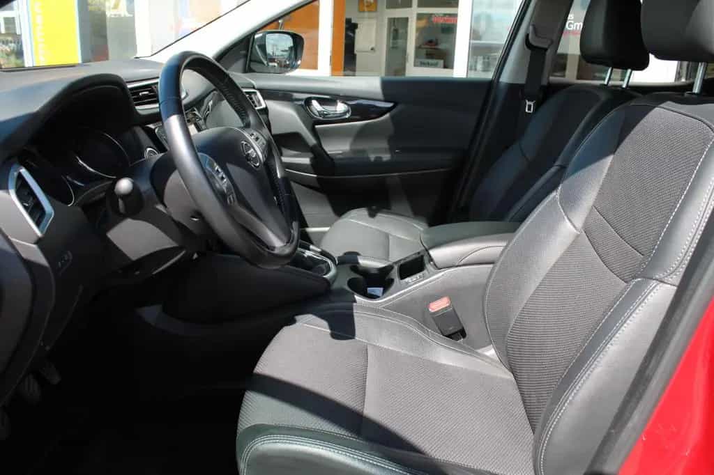 Nissan Qashqai Tekna + Anhängerzug 07/2016-photo-15