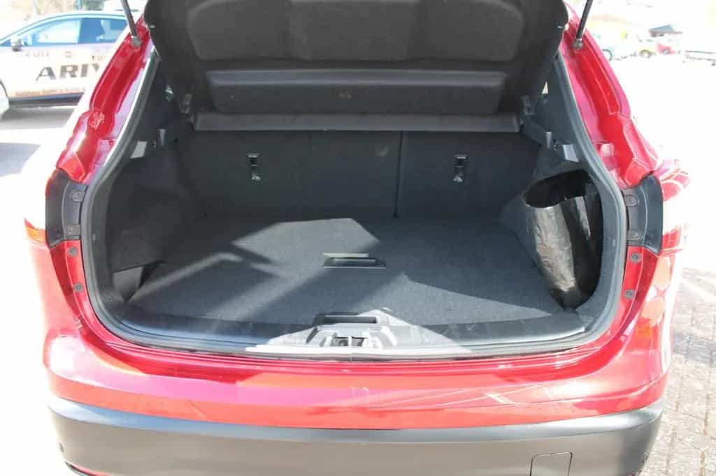 Nissan Qashqai Tekna + Anhängerzug 07/2016-photo-8