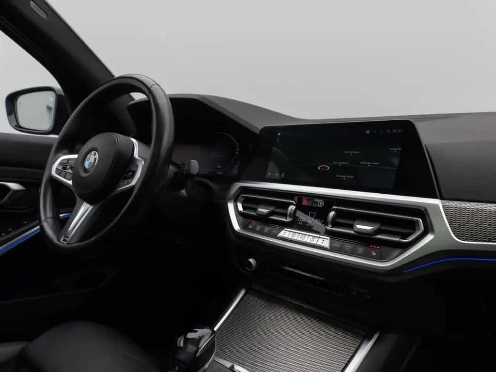 BMW 3 Series 320i M Sport Panorama Kamera Laser HiFi Komfort 05/2021-photo-38