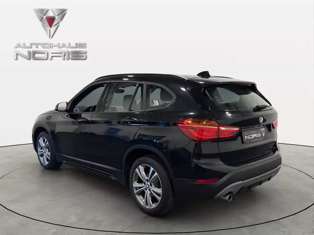 BMW X1 sDrive 18 i Sport Line *AHK*NAVI*LED*KAMERA* 11/2018-photo-3