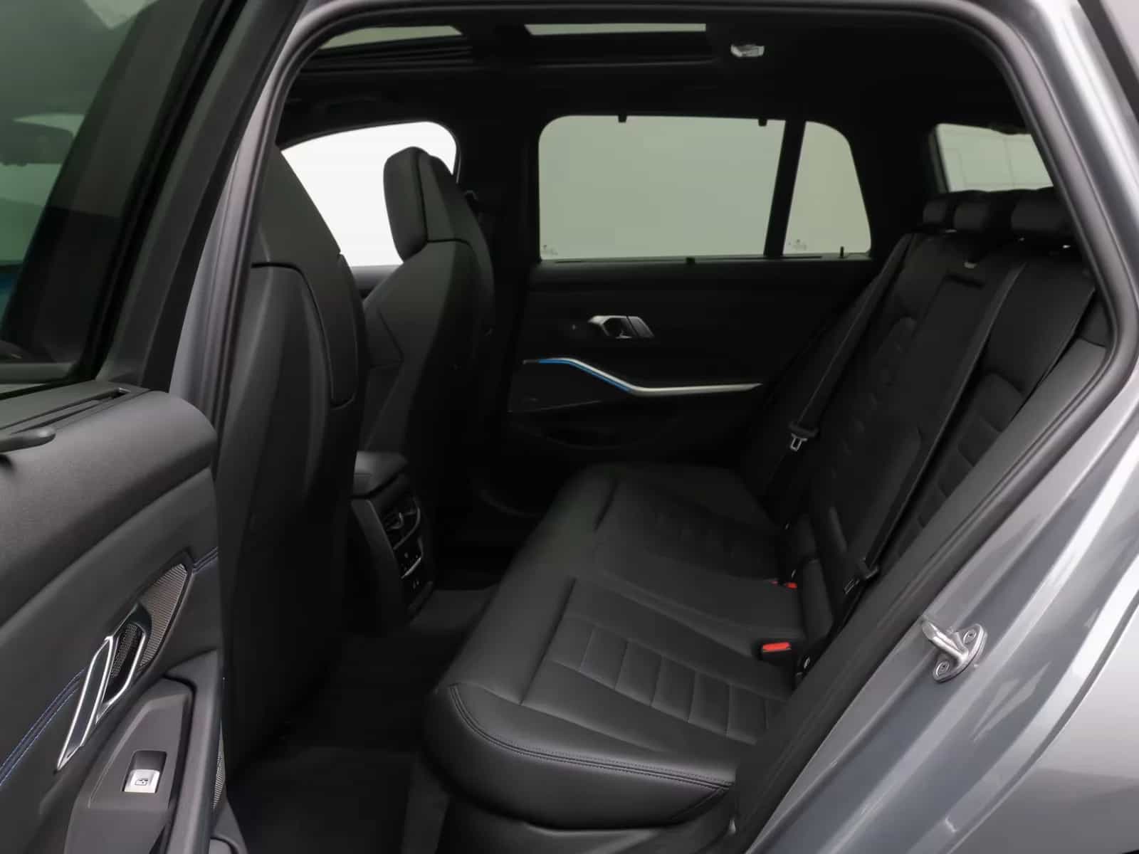 BMW 3 Series 330d Kamera DAB HiFi Leder Sport AdaptLED 18Zoll 03/2023-photo-25