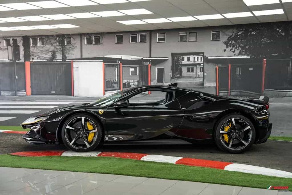 Ferrari SF90 *FULL NERO DAYTONA STEALTH CONFIG.* 06/2021-photo-3