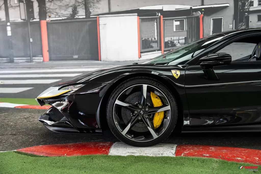 Ferrari SF90 *FULL NERO DAYTONA STEALTH CONFIG.* 06/2021-photo-4