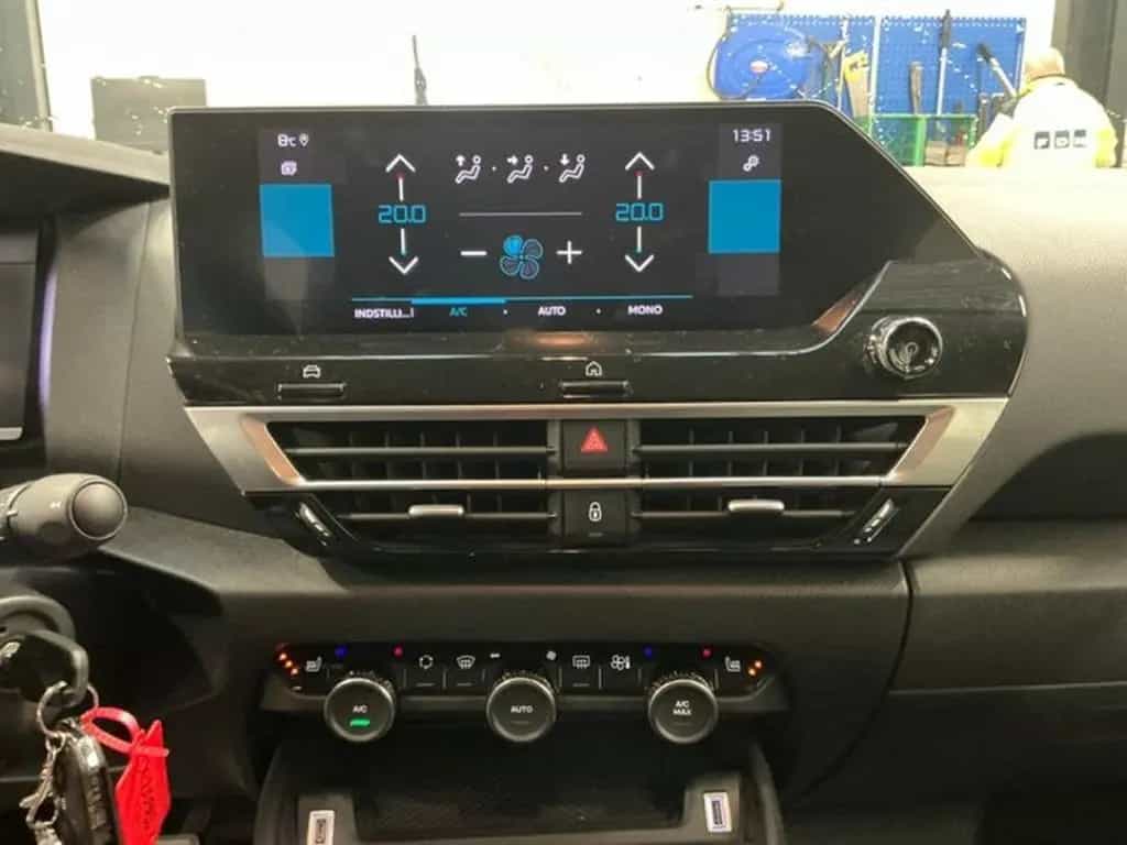 Citroën C4 Feel Pack 1.2 PureTech 130 Kamera Navi App 04/2023-photo-7