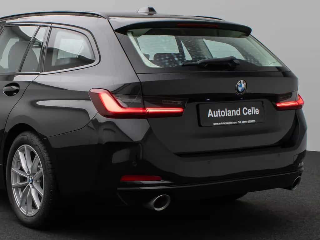 BMW 3 Series 330i xD DAB HUD CockPitPro PDCFernlichtassist 10/2022-photo-17