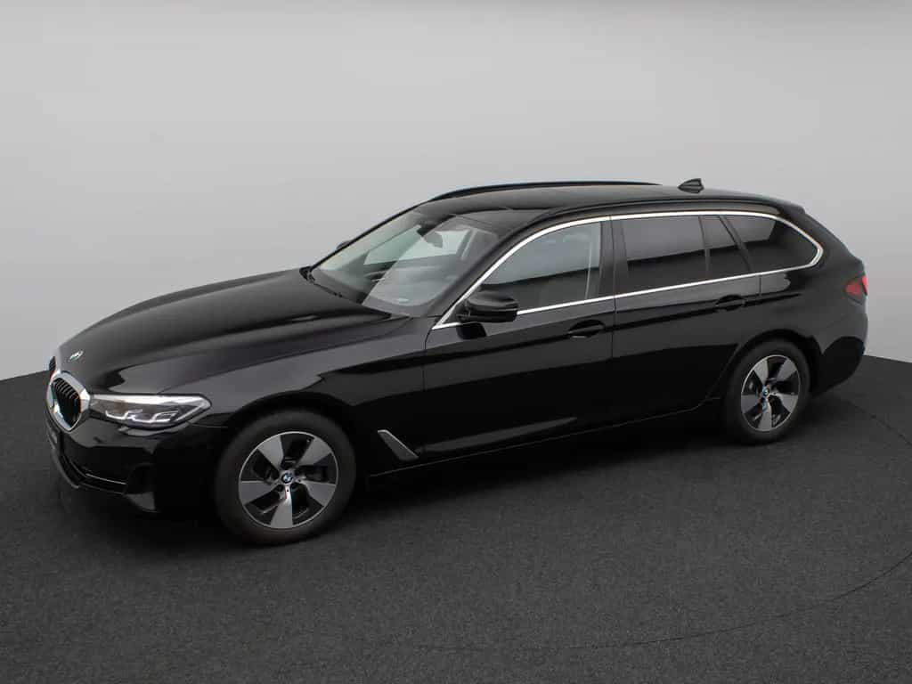 BMW 5 Series 520d xD Panorama Kamera HUD DAB H/K AHK Leder 01/2023-photo-11