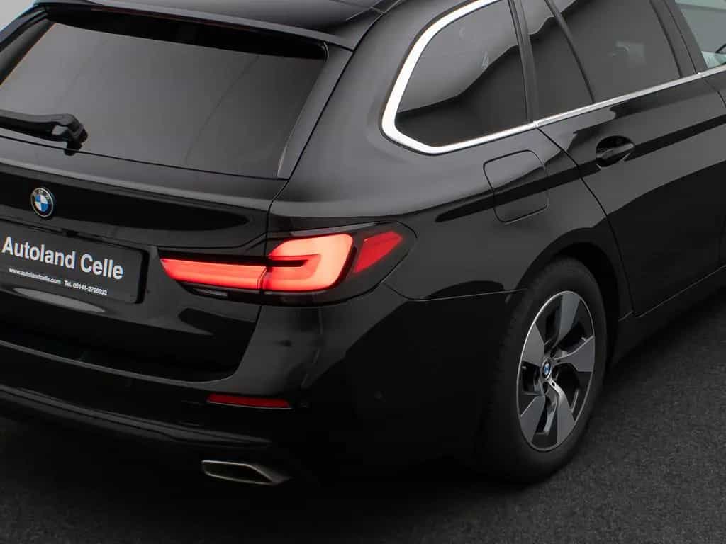 BMW 5 Series 520d xD Panorama Kamera HUD DAB H/K AHK Leder 01/2023-photo-15
