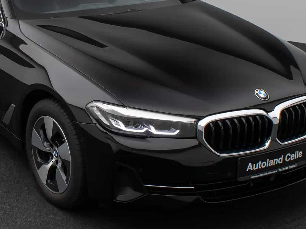 BMW 5 Series 520d xD Panorama Kamera HUD DAB H/K AHK Leder 01/2023-photo-18