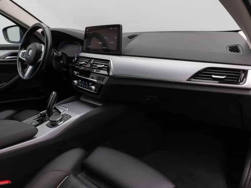 BMW 5 Series 520d xD Panorama Kamera HUD DAB H/K AHK Leder 01/2023-photo-22