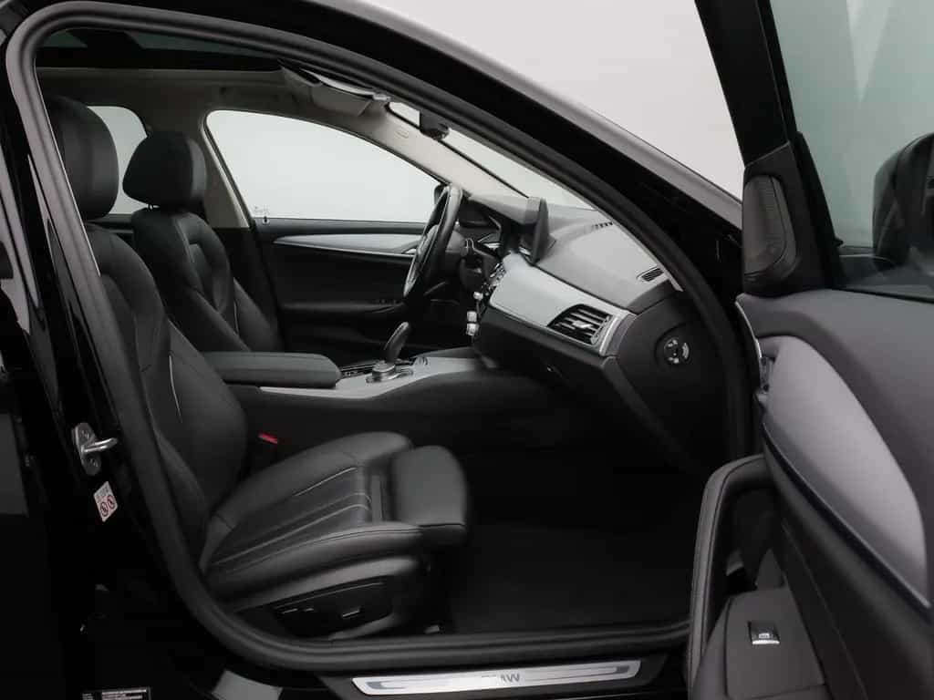 BMW 5 Series 520d xD Panorama Kamera HUD DAB H/K AHK Leder 01/2023-photo-23
