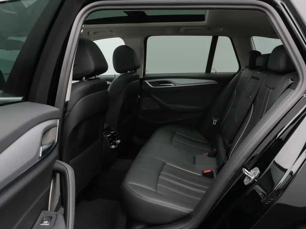 BMW 5 Series 520d xD Panorama Kamera HUD DAB H/K AHK Leder 01/2023-photo-24