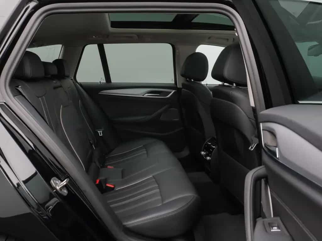 BMW 5 Series 520d xD Panorama Kamera HUD DAB H/K AHK Leder 01/2023-photo-25