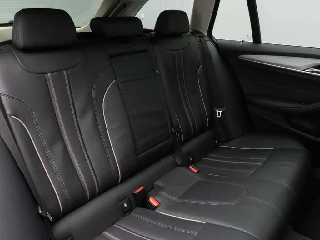 BMW 5 Series 520d xD Panorama Kamera HUD DAB H/K AHK Leder 01/2023-photo-27