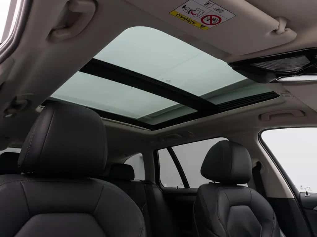 BMW 5 Series 520d xD Panorama Kamera HUD DAB H/K AHK Leder 01/2023-photo-29