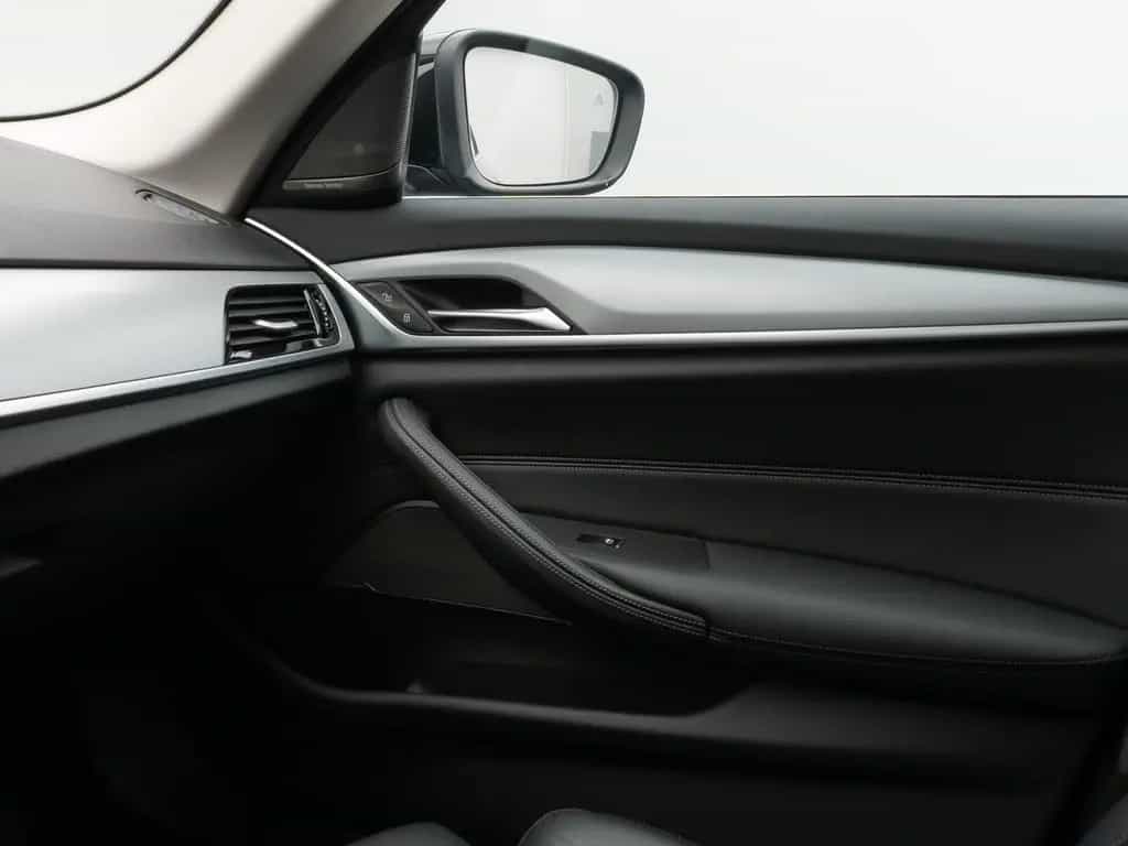 BMW 5 Series 520d xD Panorama Kamera HUD DAB H/K AHK Leder 01/2023-photo-32