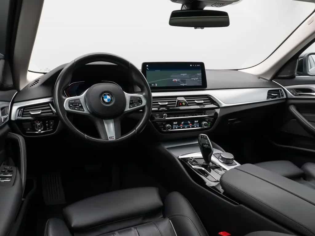BMW 5 Series 520d xD Panorama Kamera HUD DAB H/K AHK Leder 01/2023-photo-37