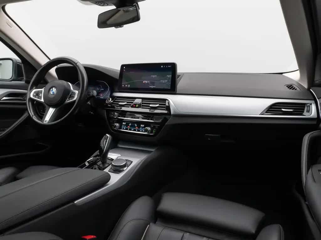 BMW 5 Series 520d xD Panorama Kamera HUD DAB H/K AHK Leder 01/2023-photo-39