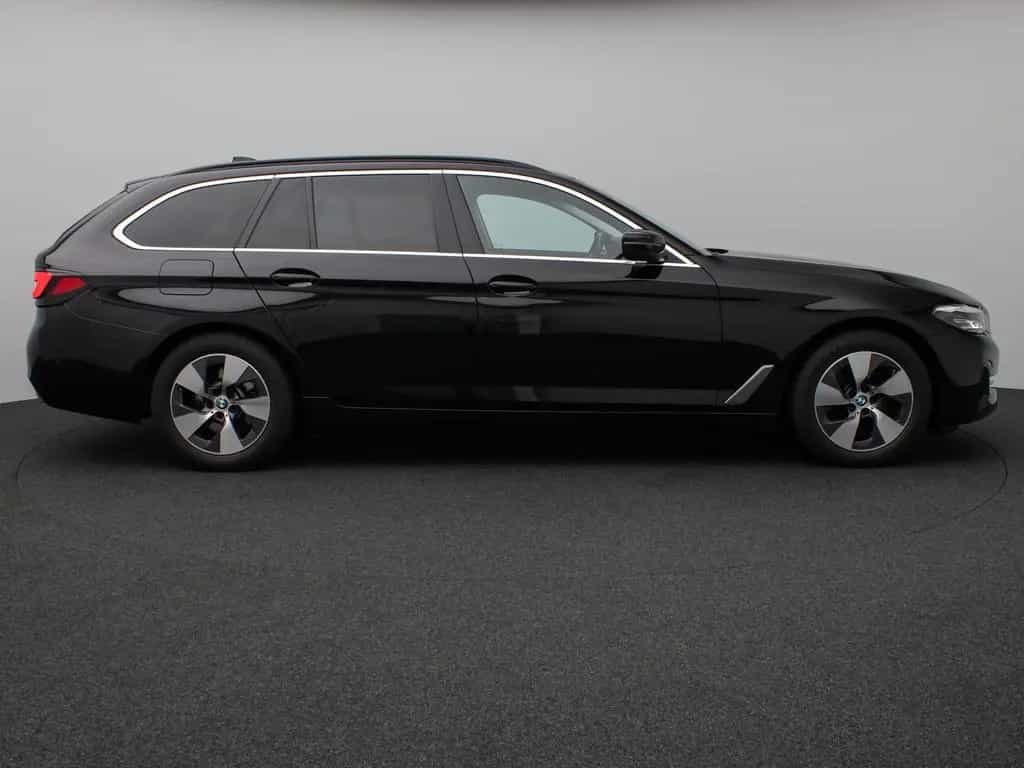 BMW 5 Series 520d xD Panorama Kamera HUD DAB H/K AHK Leder 01/2023-photo-4