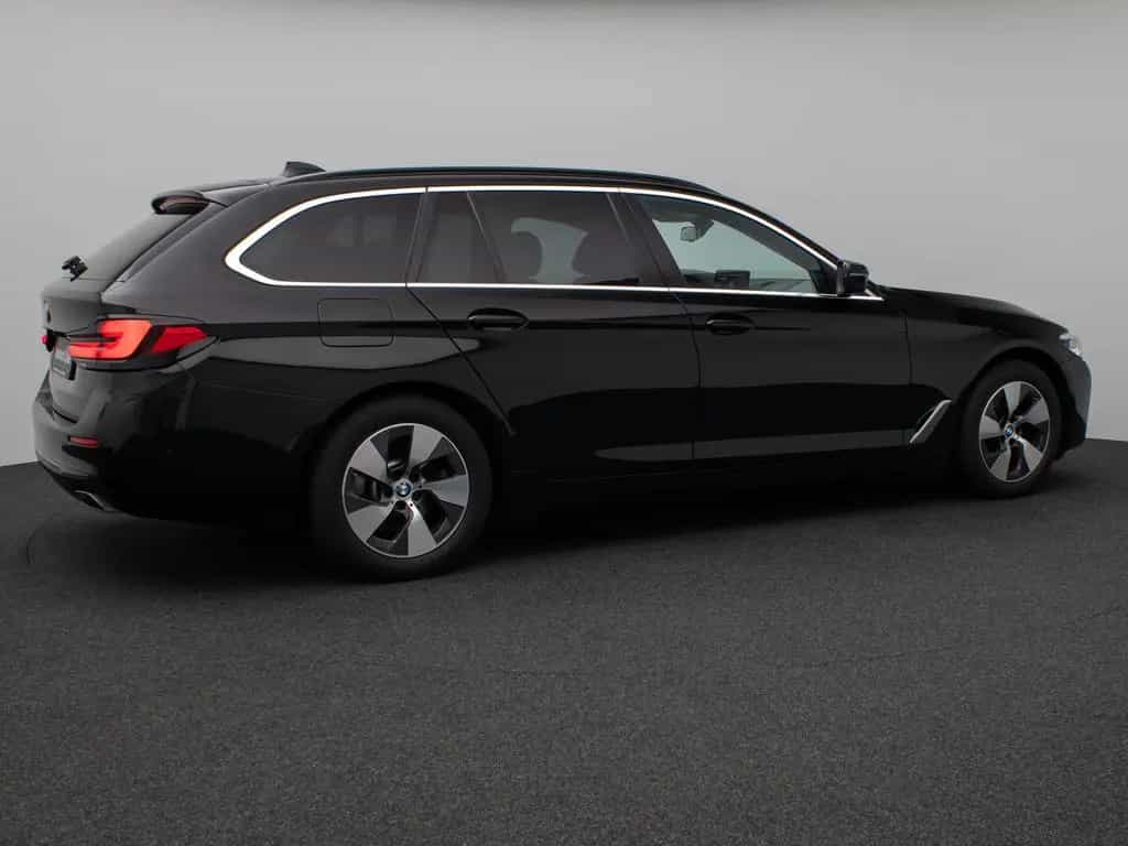 BMW 5 Series 520d xD Panorama Kamera HUD DAB H/K AHK Leder 01/2023-photo-5