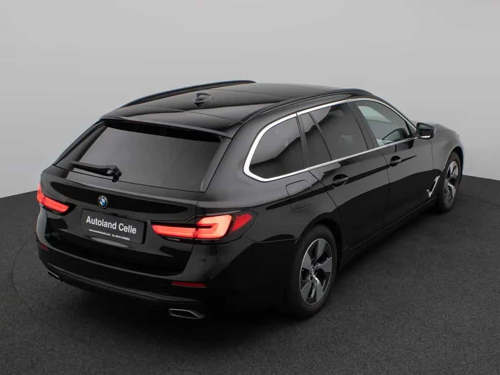 BMW 5 Series 520d xD Panorama Kamera HUD DAB H/K AHK Leder 01/2023-photo-6