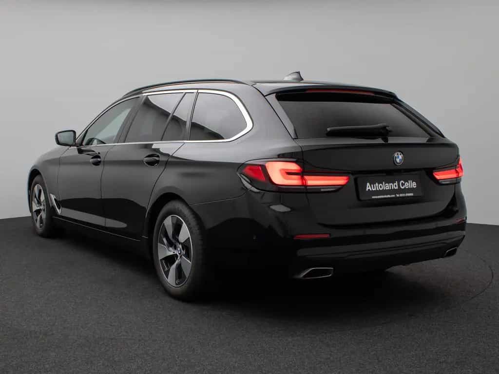 BMW 5 Series 520d xD Panorama Kamera HUD DAB H/K AHK Leder 01/2023-photo-8