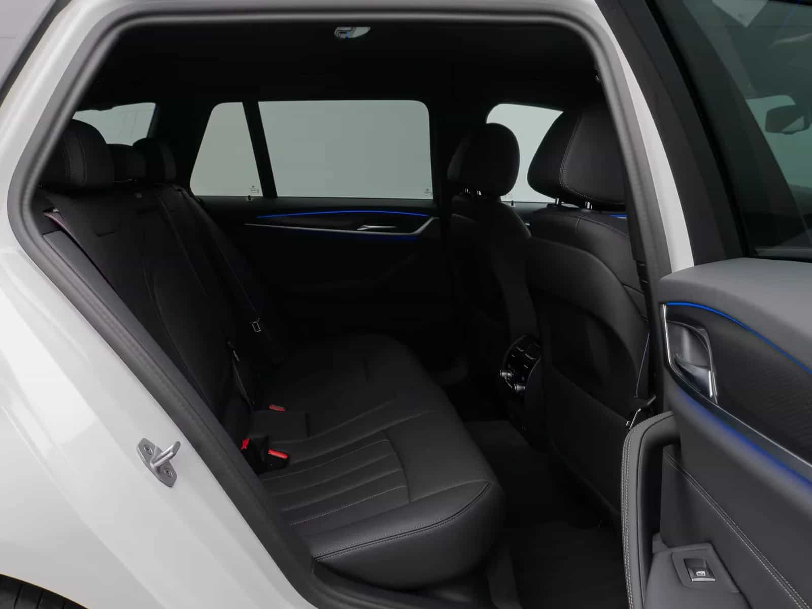 BMW 5 Series 530d xD Luxury Line DAB HUD Kamera Sport Alarm 12/2022-photo-26