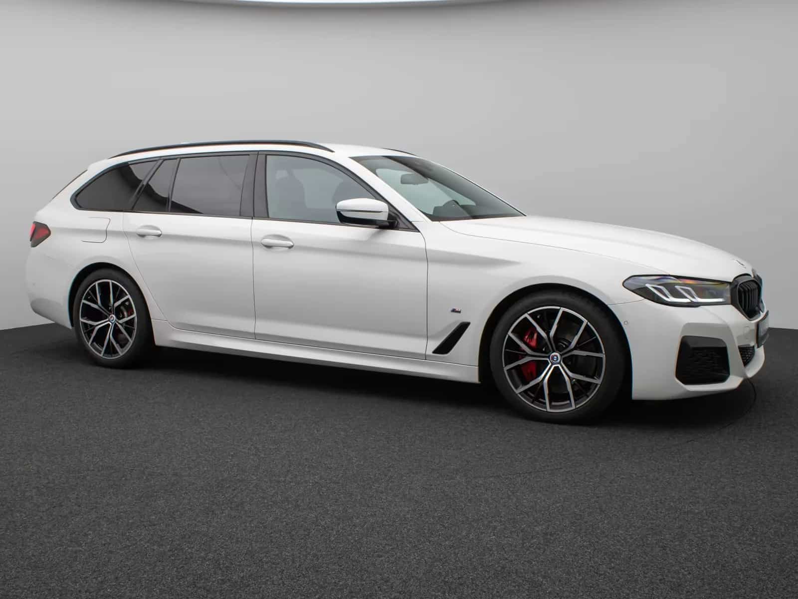 BMW 5 Series 530d xD Luxury Line DAB HUD Kamera Sport Alarm 12/2022-photo-3