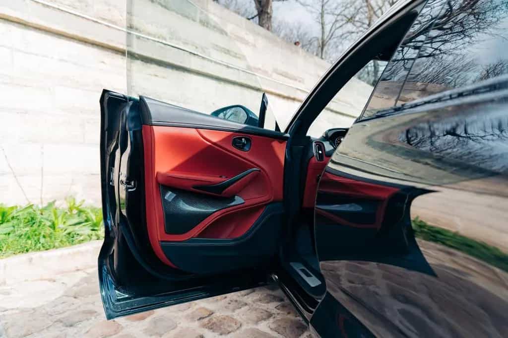 Aston Martin DBX 4.0 V8 09/2020-photo-17