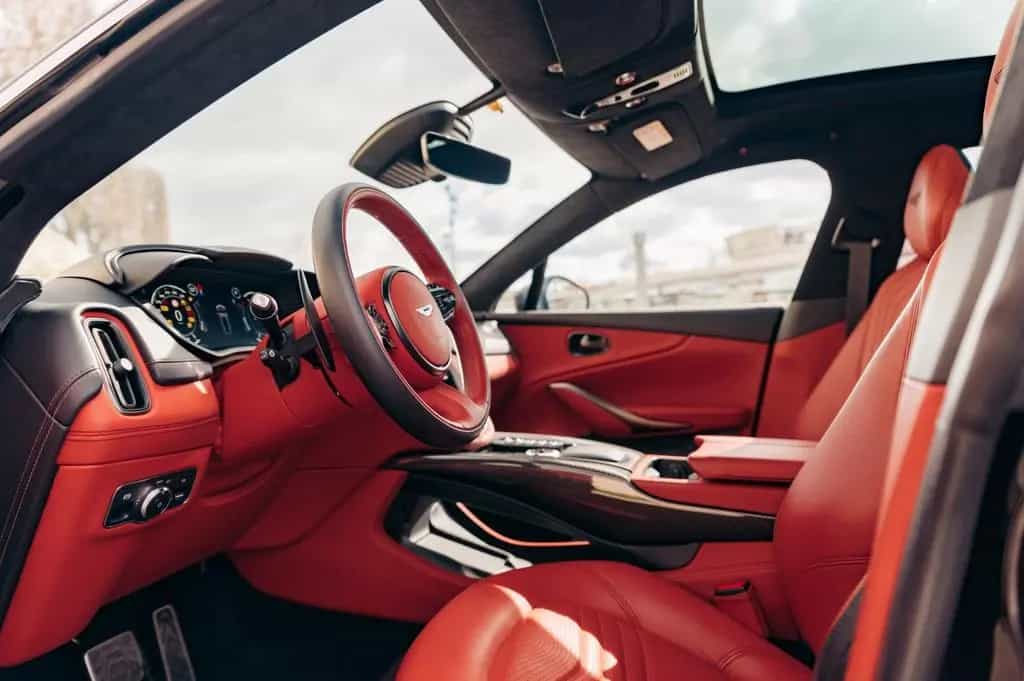 Aston Martin DBX 4.0 V8 09/2020-photo-18
