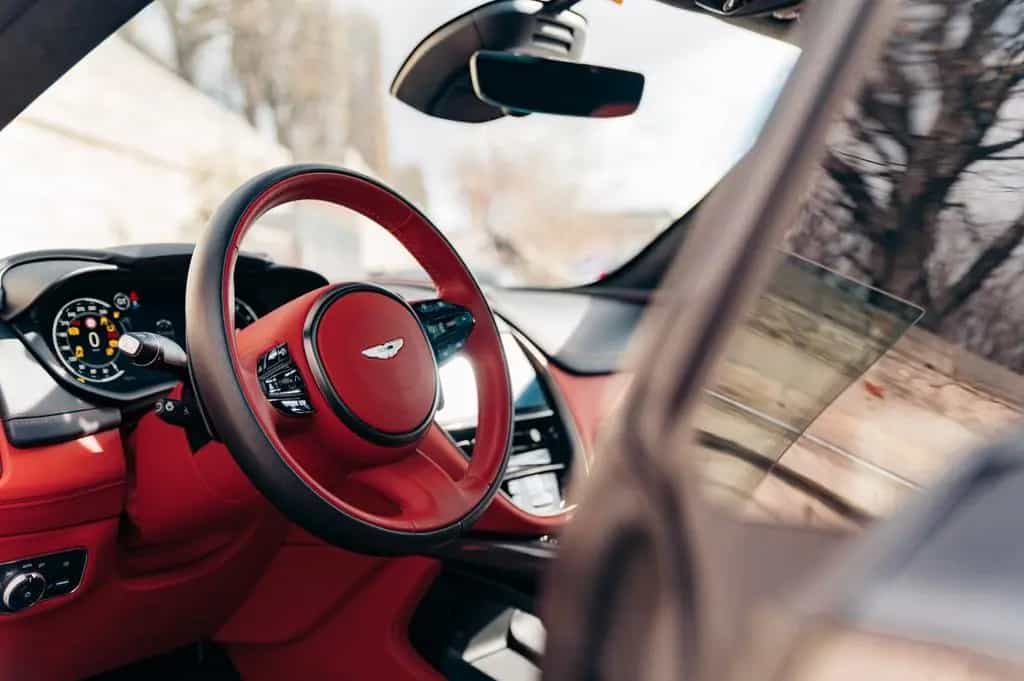 Aston Martin DBX 4.0 V8 09/2020-photo-19