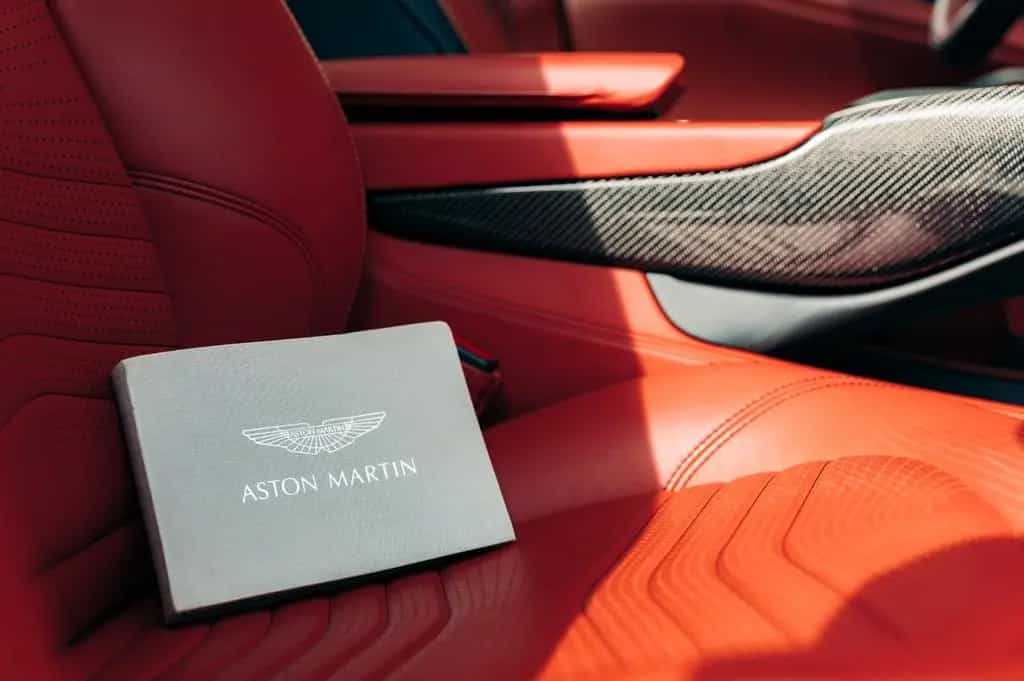 Aston Martin DBX 4.0 V8 09/2020-photo-25